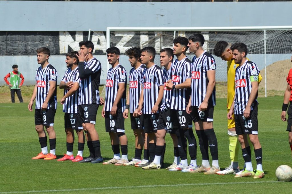 PFDK kararını bekleyen Nazillispor 12 oyuncuyu kadrosuna kattı