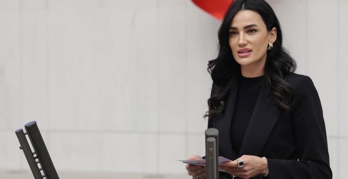 Seda Sarıbaş: “Çerçioğlu asla yalnız değil”