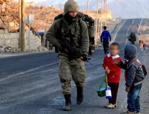 Çocuklara su veren askerler ihraç mı edildi? MSB’den tartışılan iddiaya yanıt