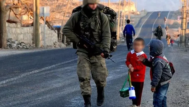Çocuklara su veren askerler ihraç mı edildi? MSB’den tartışılan iddiaya yanıt