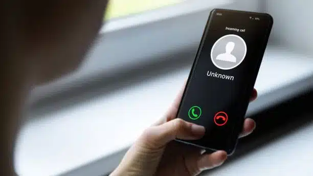 Telefon mesajıyla başladı, kavgayla bitti