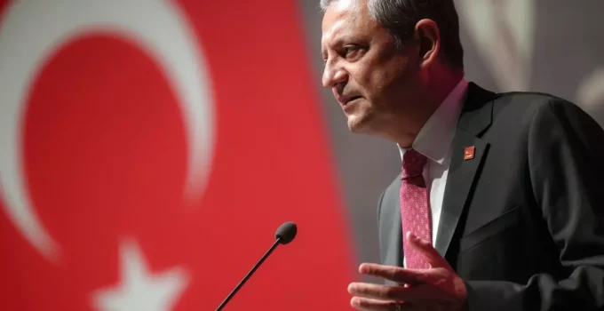 CHP’de tarihi kurultay: Özel tüm oyları aldı
