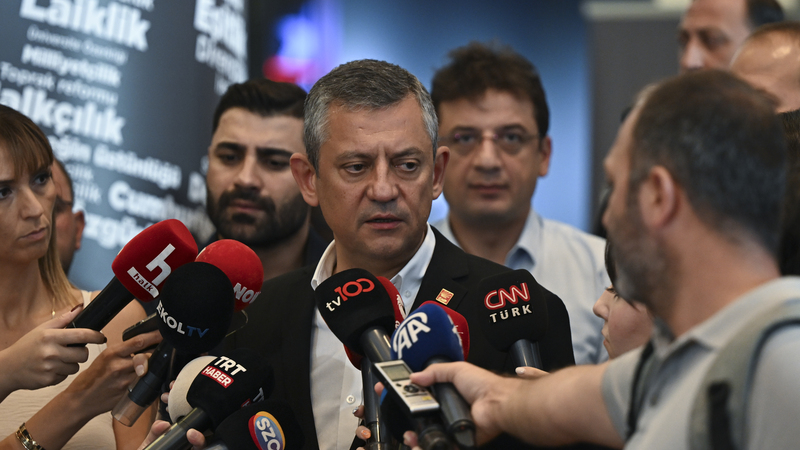 Var olma savaşı veren CHP: “Birinci parti” masalı tarihe karıştı