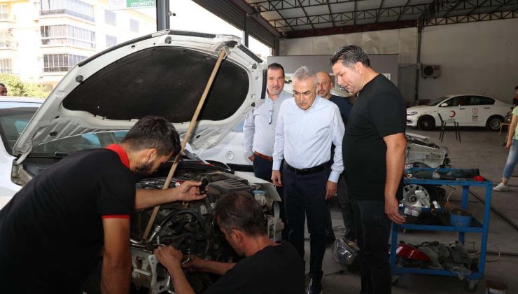 AK Partili Mustafa Savaş’ın sanayi pozu gündem oldu